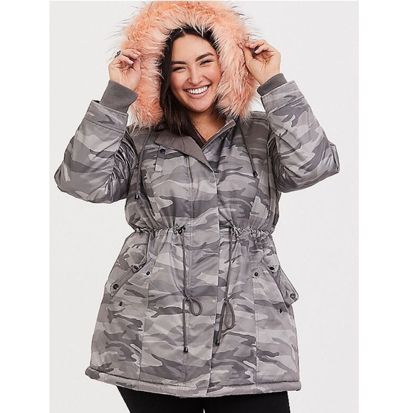 💕SOLD💕 Camo Coat with Pink Fur - Picture 2 of 7